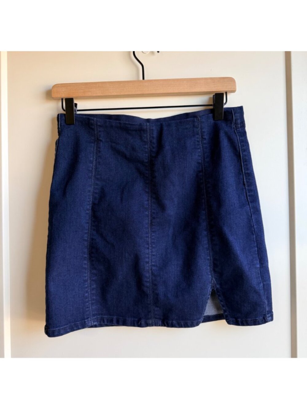 Free People Dark Wash Cotton Rayon Denim Mini Skirt With Front Slit Womens Small - Picture 3 of 9